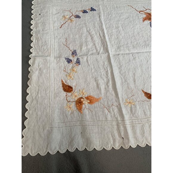 Vintage Embroidered Floral Linen Tablecloth Scalloped Edge 23"x23" - Picture 2 of 11